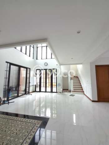 Rumah Nyaman di Gajah Mungkur, Semarang, Luas 715m² LB 380m² Rumah Nyaman di Gajah Mungkur, Semarang, Luas 715m² LB 380m²