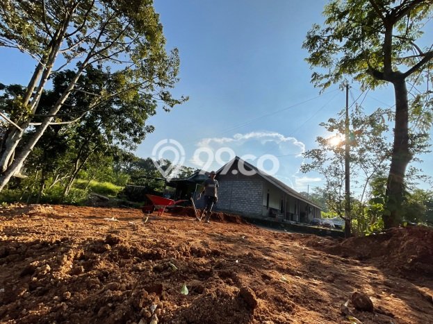 Tanah di Mangunsari, Luas 1300m², Lokasi Potensial, Kawasan Asri, Kontur Datar Tanah di Mangunsari, Luas 1300m², Lokasi Potensial, Kawasan Asri, Kontur Datar