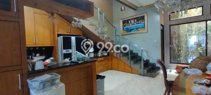 Siap Huni Rumah Mewah 5 Kamar di Kelapa Gading Dekat ke Mana Pun Siap Huni Rumah Mewah 5 Kamar di Kelapa Gading Dekat ke Mana Pun