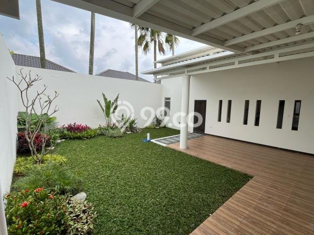 Rumah Eksklusif Siap Huni LT 300m2 di Kota Baru Parahyangan, Bandung Rumah Eksklusif Siap Huni LT 300m2 di Kota Baru Parahyangan, Bandung