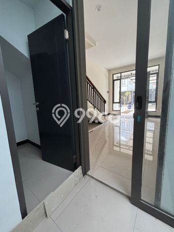 Jarang Ada! Rumah Sewa 2 Kamar Nyaman Siap Huni Taman Kopo Indah Jarang Ada! Rumah Sewa 2 Kamar Nyaman Siap Huni Taman Kopo Indah