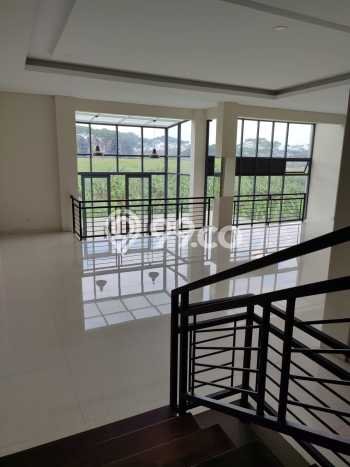 Rumah Elit Modern Tanpa Renovasi di Kota Baru Parahyangan Bandung Rumah Elit Modern Tanpa Renovasi di Kota Baru Parahyangan Bandung