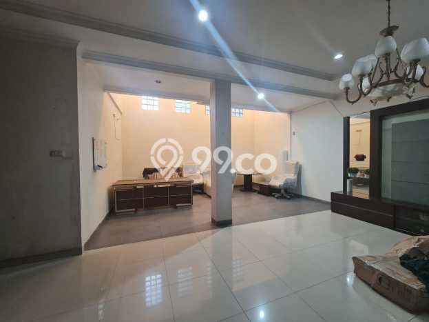 Rumah Elit Modern Tanpa Renovasi di Singgasana Bandung Rumah Elit Modern Tanpa Renovasi di Singgasana Bandung