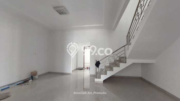 Dijual Rumah Strategis Bagus Punya 4 KT di Arcamanik Bandung SHM Dijual Rumah Strategis Bagus Punya 4 KT di Arcamanik Bandung SHM