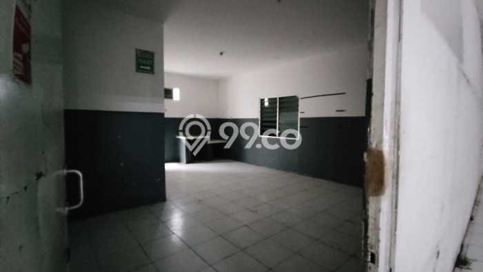 KESEMPATAN TERBAIK! Rumah area , 1 KM, Siap Huni, LT 825m2m² Bangunan 375m2m² KESEMPATAN TERBAIK! Rumah area , 1 KM, Siap Huni, LT 825m2m² Bangunan 375m2m²