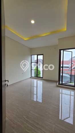 Dijual Rumah Mewah Megah Dengan View Cantik di Citraland, Surabaya Dijual Rumah Mewah Megah Dengan View Cantik di Citraland, Surabaya