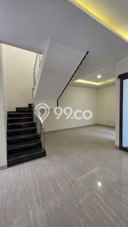 Hunian Mewah LB 650m2 Siap Pakai Desain Elegan di Citraland, Surabaya Hunian Mewah LB 650m2 Siap Pakai Desain Elegan di Citraland, Surabaya