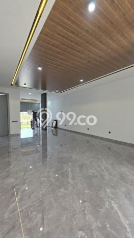 Rumah Mewah LB 640m2 Siap Huni Desain Elegan di Citraland, Surabaya Rumah Mewah LB 640m2 Siap Huni Desain Elegan di Citraland, Surabaya