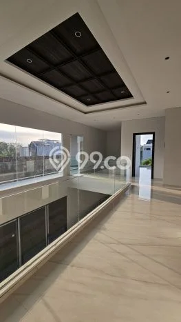 Jual Rumah Mewah Elegan Dengan View Cantik di Citraland, Surabaya Jual Rumah Mewah Elegan Dengan View Cantik di Citraland, Surabaya