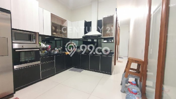 Dijual Rumah Luas Elegan Dengan View Cantik di Setiabudi, Bandung Dijual Rumah Luas Elegan Dengan View Cantik di Setiabudi, Bandung