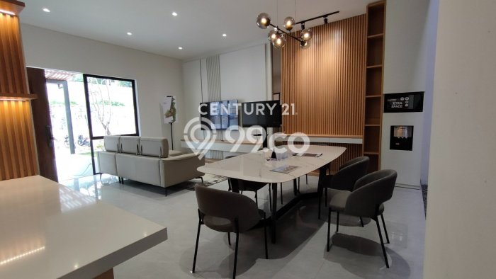 Rumah Mewah LB 140m2 Siap Pakai Desain Elegan di Setra Duta, Bandung Rumah Mewah LB 140m2 Siap Pakai Desain Elegan di Setra Duta, Bandung