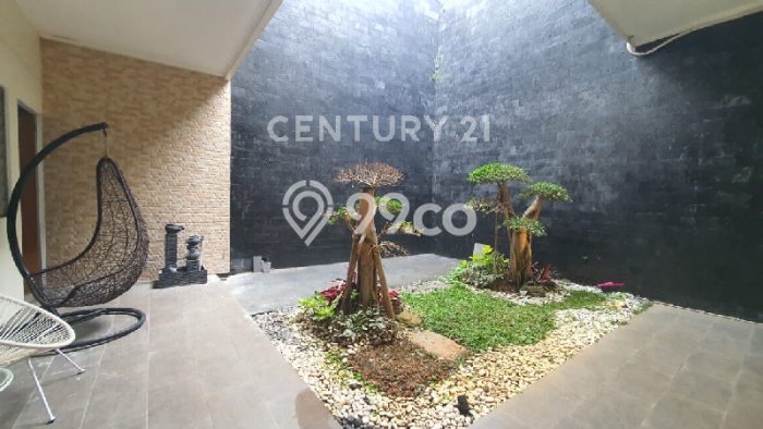 Dijual Rumah Luas Elegan Dengan View Cantik di Setiabudi, Bandung Dijual Rumah Luas Elegan Dengan View Cantik di Setiabudi, Bandung