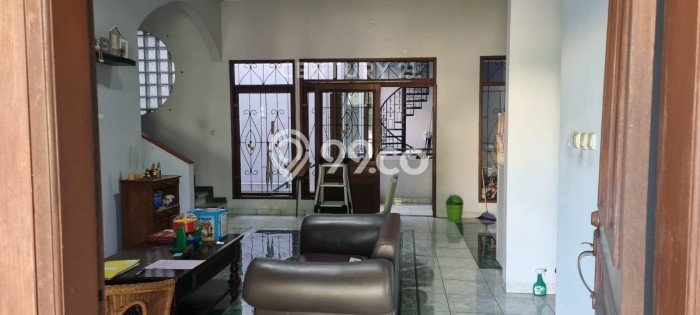 Rumah Elit LB 305m2 Siap Huni Desain Elegan di Setra Duta, Bandung Rumah Elit LB 305m2 Siap Huni Desain Elegan di Setra Duta, Bandung