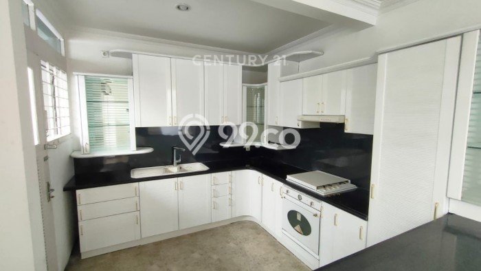 Ready to Use! Luxury House LT 617m2 Desain Elegan di Setra Sari Ready to Use! Luxury House LT 617m2 Desain Elegan di Setra Sari