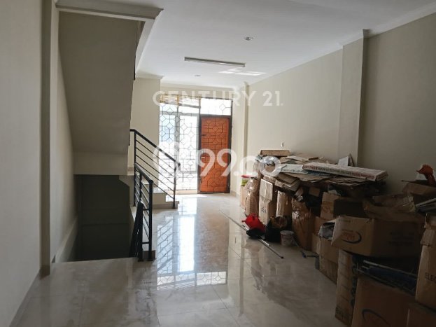 Disewakan Ruko di Kawasan Ramai Pasteur Luas 240m2 Disewakan Ruko di Kawasan Ramai Pasteur Luas 240m2