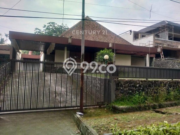 Rumah Mewah LB 600m2 Siap Pakai Desain Elegan di Cipaganti, Bandung Rumah Mewah LB 600m2 Siap Pakai Desain Elegan di Cipaganti, Bandung