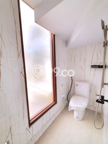 Jual Rumah Luas Elegan Dengan View Eksklusif di Pondok Kelapa, Jakarta Timur Jual Rumah Luas Elegan Dengan View Eksklusif di Pondok Kelapa, Jakarta Timur