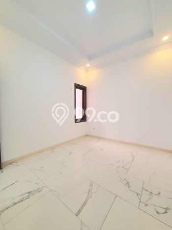 Jual Rumah Luas Elegan Dengan View Eksklusif di Pondok Kelapa, Jakarta Timur Jual Rumah Luas Elegan Dengan View Eksklusif di Pondok Kelapa, Jakarta Timur