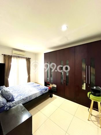 Rumah Elit LB 300m2 Siap Pakai Desain Elegan di Cirendeu, Jakarta Selatan Rumah Elit LB 300m2 Siap Pakai Desain Elegan di Cirendeu, Jakarta Selatan