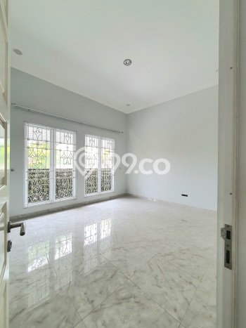 Rumah Luxury Modern Tanpa Renovasi di Rawamangun Jakarta Timur Rumah Luxury Modern Tanpa Renovasi di Rawamangun Jakarta Timur