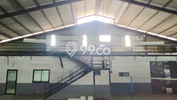 Gudang Kawasan Cileungsi, Luas 2000m2m², Area Komersial, Ramai Gudang Kawasan Cileungsi, Luas 2000m2m², Area Komersial, Ramai