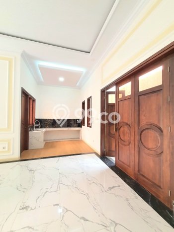 Jual Rumah Luas Elegan Dengan View Eksklusif di Pondok Kelapa, Jakarta Timur Jual Rumah Luas Elegan Dengan View Eksklusif di Pondok Kelapa, Jakarta Timur