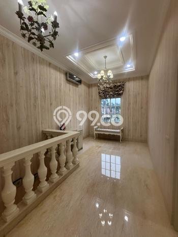 Disewakan! Rumah 4 Kamar Tidur &
4 Kamar Mandi di Lippo Karawaci, Tangerang Disewakan! Rumah 4 Kamar Tidur &
4 Kamar Mandi di Lippo Karawaci, Tangerang