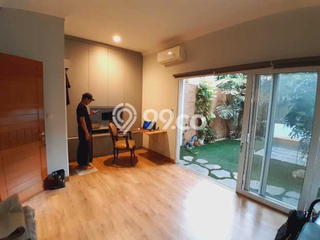 PRIME AREA! Rumah kawasan , 4 KM, Lingkungan Elite, Luas 198m2m² Bangunan 330m2m² PRIME AREA! Rumah kawasan , 4 KM, Lingkungan Elite, Luas 198m2m² Bangunan 330m2m²