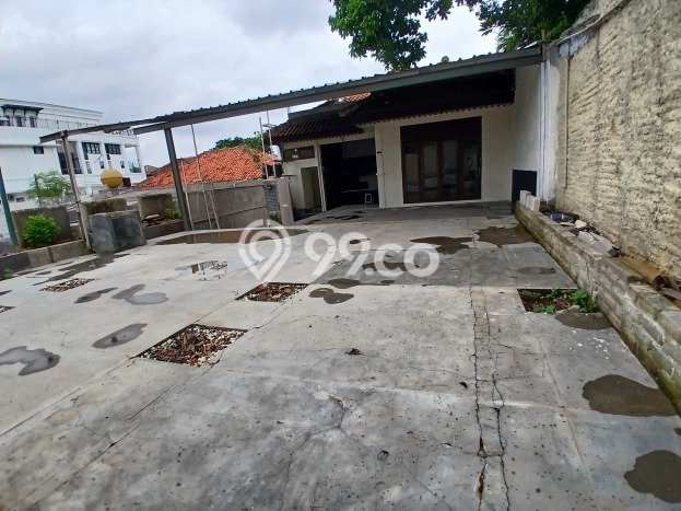 For Sale! Luxury House LT 302m2 Desain Modern di Gandaria For Sale! Luxury House LT 302m2 Desain Modern di Gandaria