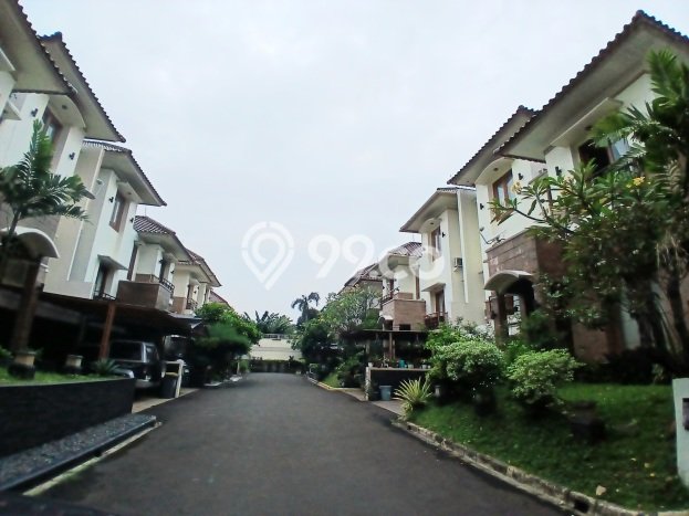 Siap Huni Rumah Mewah 4 Kamar di Cilandak Dekat ke Mana Pun Siap Huni Rumah Mewah 4 Kamar di Cilandak Dekat ke Mana Pun
