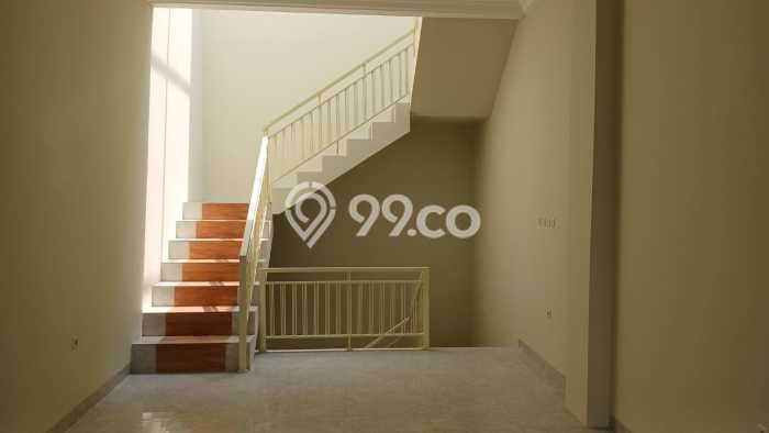 Gudang Bagus Dijual LB 120m2 Lokasi Strategis Jakarta Selatan Area Cocok untuk Berbisnis Gudang Bagus Dijual LB 120m2 Lokasi Strategis Jakarta Selatan Area Cocok untuk Berbisnis