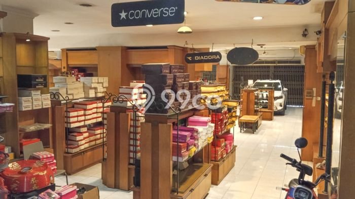 Ruko disewakan lokasi strategis Jebres Solo 400m2 Ruko disewakan lokasi strategis Jebres Solo 400m2