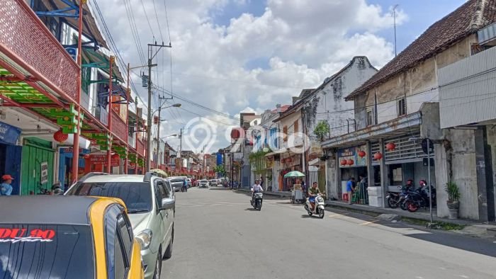 Ruko disewakan lokasi strategis Jebres Solo 400m2 Ruko disewakan lokasi strategis Jebres Solo 400m2
