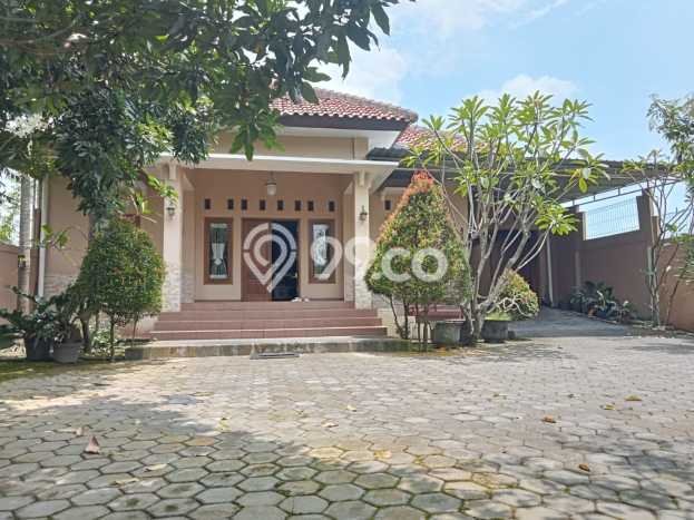Rumah Strategis area Sawit, Boyolali, Luas 1023m² Bangunan 500m² - HARGA NEGO! Rumah Strategis area Sawit, Boyolali, Luas 1023m² Bangunan 500m² - HARGA NEGO!
