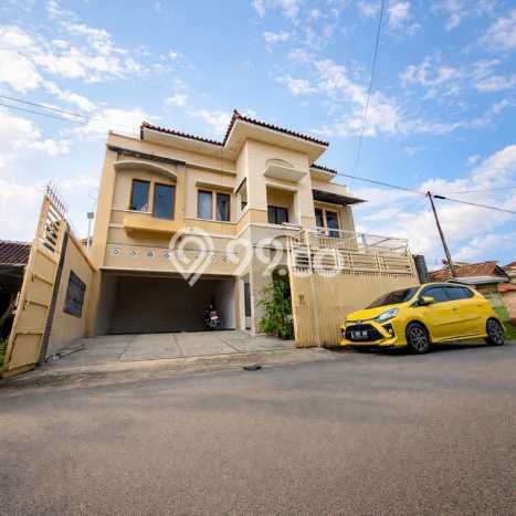 Hunian Cantik Modern Lb 350m2 di Serengan, Solo Hunian Cantik Modern Lb 350m2 di Serengan, Solo