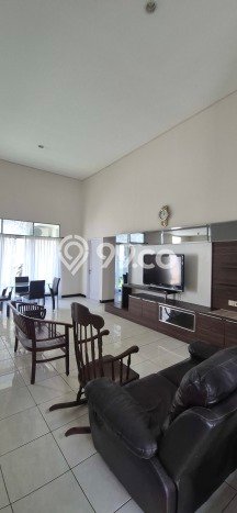 Disewakan! Rumah 3 Kamar Tidur &
2 Kamar Mandi di Kota Baru Parahyangan, Bandung Disewakan! Rumah 3 Kamar Tidur &
2 Kamar Mandi di Kota Baru Parahyangan, Bandung