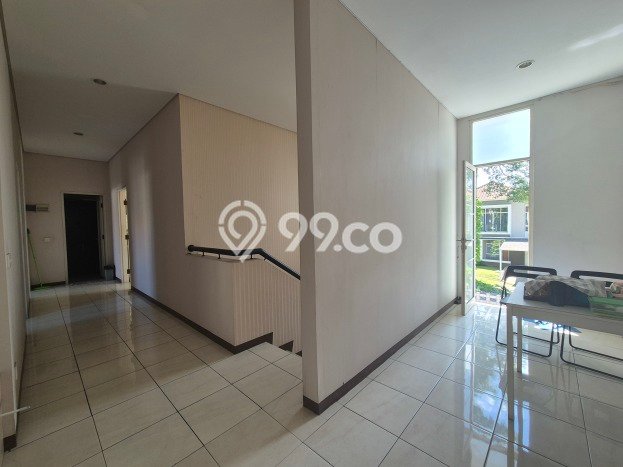 HARGA TERBAIK! Rumah Berkualitas area , Luas 297m2m² LB 250m2m² HARGA TERBAIK! Rumah Berkualitas area , Luas 297m2m² LB 250m2m²