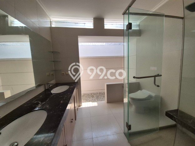 PROMO SPESIAL! Dijual Rumah Berkualitas area , Bandung, Luas Tanah 360m2m² LB 240m2m² PROMO SPESIAL! Dijual Rumah Berkualitas area , Bandung, Luas Tanah 360m2m² LB 240m2m²