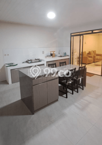SPECIAL PRICE! Rumah Strategis lokasi , LT 120m2m² LB 118m2m² SPECIAL PRICE! Rumah Strategis lokasi , LT 120m2m² LB 118m2m²