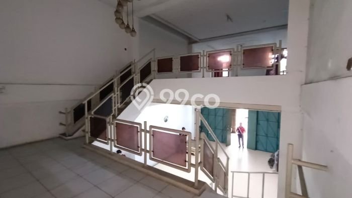 Ruko bagus disewakan di Otista Bandung dengan LB 385m2 harga sewa terbaik Ruko bagus disewakan di Otista Bandung dengan LB 385m2 harga sewa terbaik