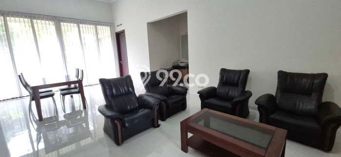 Rumah Disewakan Bandung LT 560m2 LB 220m2 Area Kota Baru Parahyangan Rumah Disewakan Bandung LT 560m2 LB 220m2 Area Kota Baru Parahyangan