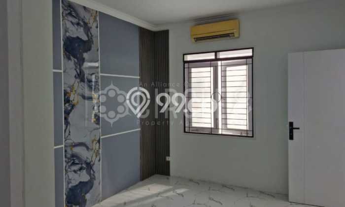 HARGA SPECIAL! Rumah Strategis lokasi , LT 192m2m² Bangunan 84m2m² HARGA SPECIAL! Rumah Strategis lokasi , LT 192m2m² Bangunan 84m2m²
