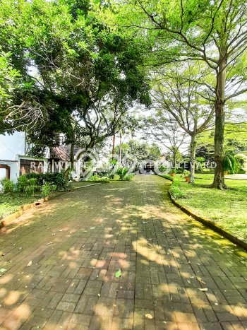 Ready to Use! Luxury House LT 4950m2 Desain Elegan di Lebak Bulus Ready to Use! Luxury House LT 4950m2 Desain Elegan di Lebak Bulus