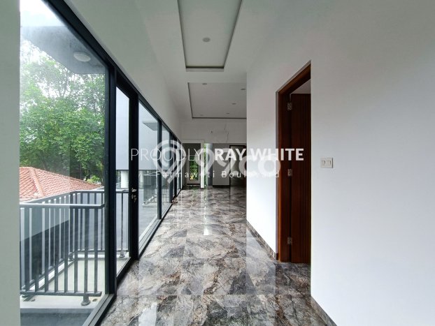 Siap Huni Rumah Mewah 5 Kamar di Cilandak Dekat ke Mana Saja Siap Huni Rumah Mewah 5 Kamar di Cilandak Dekat ke Mana Saja