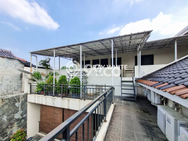 Rumah Eksklusif Dijual LT 585m2 di Cilandak, Jakarta Selatan Rumah Eksklusif Dijual LT 585m2 di Cilandak, Jakarta Selatan