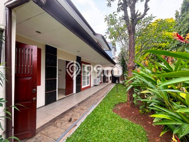 Rumah area Ampera, 4 KT, Dekat Pusat Kota, LT 500m2m² LB 350m2m² Rumah area Ampera, 4 KT, Dekat Pusat Kota, LT 500m2m² LB 350m2m²