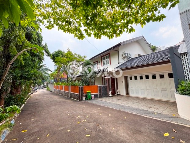 Rumah area Ampera, 4 KT, Dekat Pusat Kota, LT 500m2m² LB 350m2m² Rumah area Ampera, 4 KT, Dekat Pusat Kota, LT 500m2m² LB 350m2m²