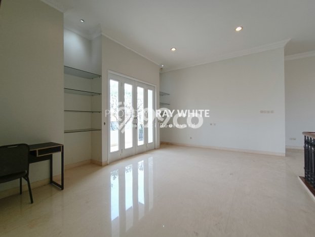 UNIT SPESIAL! Rumah area Cipete, 4 KM, Dekat Fasilitas, Luas 910m² LB 800m² UNIT SPESIAL! Rumah area Cipete, 4 KM, Dekat Fasilitas, Luas 910m² LB 800m²