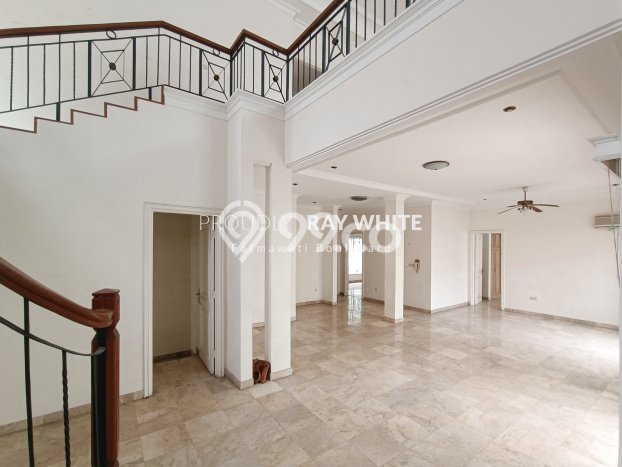Rumah Luxury Modern Tanpa Renovasi di Lebak Bulus Jakarta Selatan Rumah Luxury Modern Tanpa Renovasi di Lebak Bulus Jakarta Selatan
