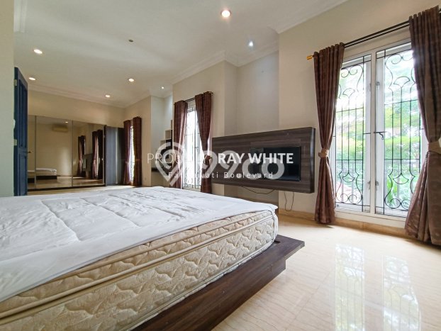 UNIT SPESIAL! Rumah area Cipete, 4 KM, Dekat Fasilitas, Luas 910m² LB 800m² UNIT SPESIAL! Rumah area Cipete, 4 KM, Dekat Fasilitas, Luas 910m² LB 800m²